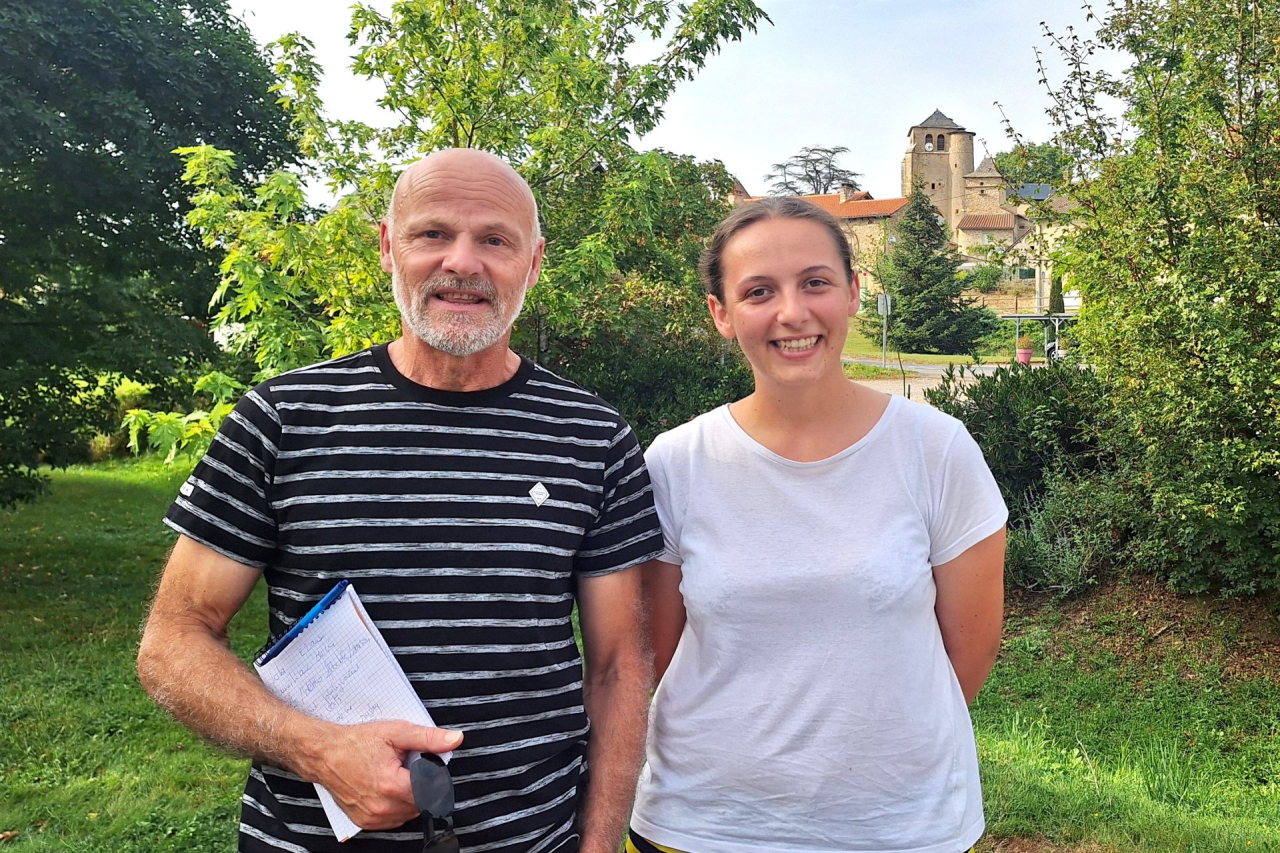 Le maire, Gilles Ruscassié, est heureux d’accueillir Lola, agent polyvalent.